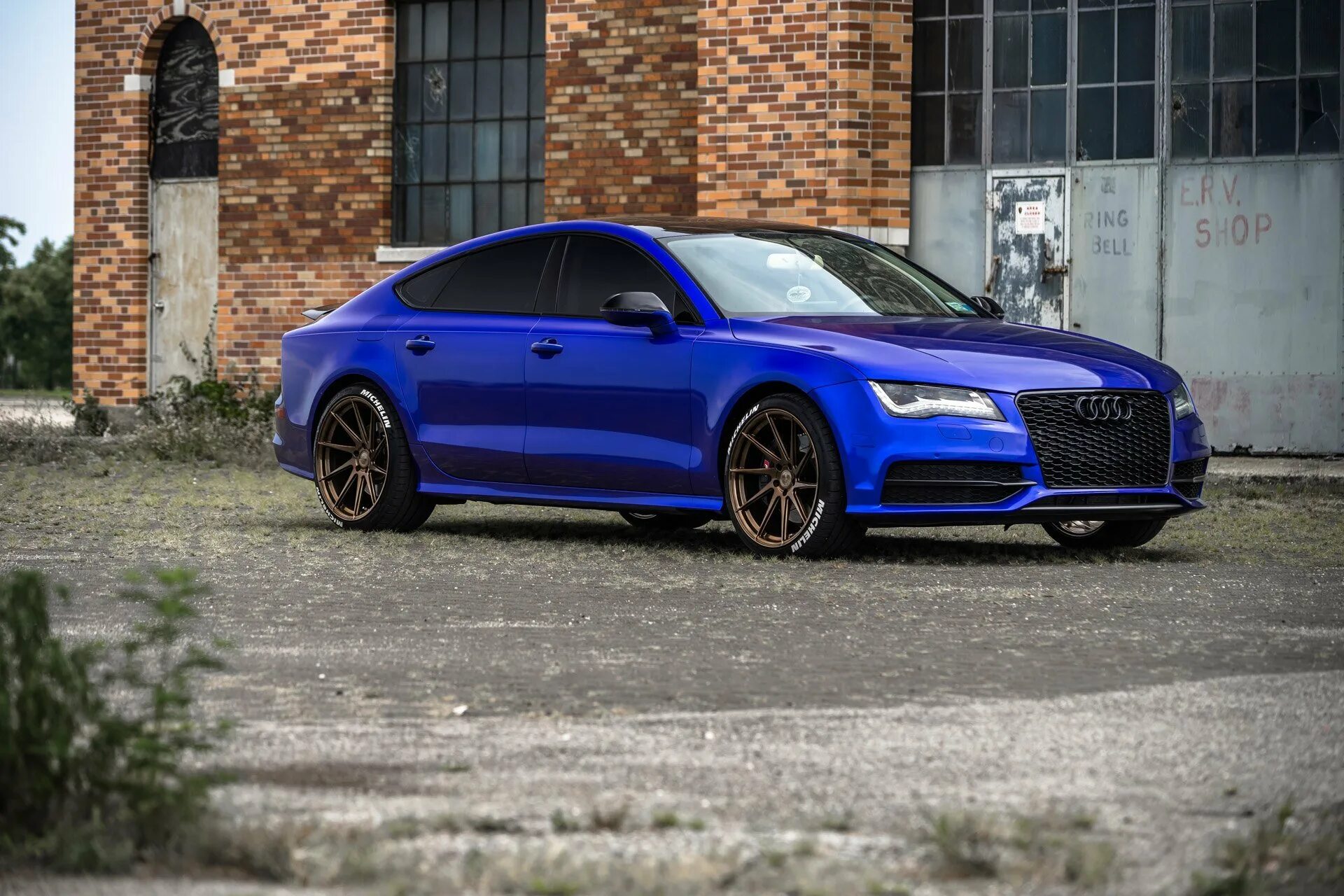 Цвет рс. Audi a7 Blue. Ауди а7 синяя матовая. Audi a7 синяя. Audi rs7 Blue Matte.