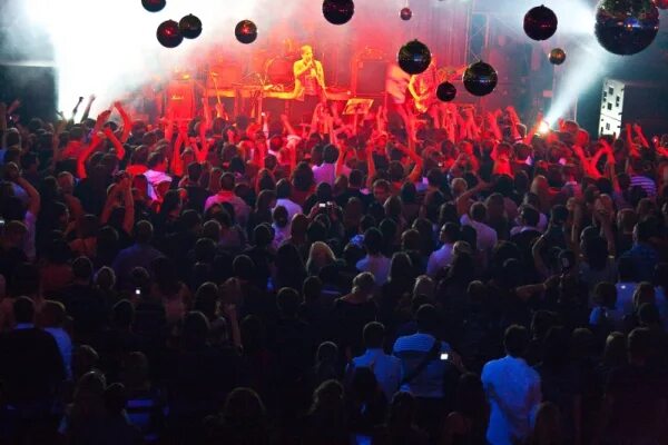 бар sova bien новосибирск. клуб париж новосибирск. ночной отдых новосибирск. клуб антигламур серебренниковская,19/1. маринс парк отель новосибирск.