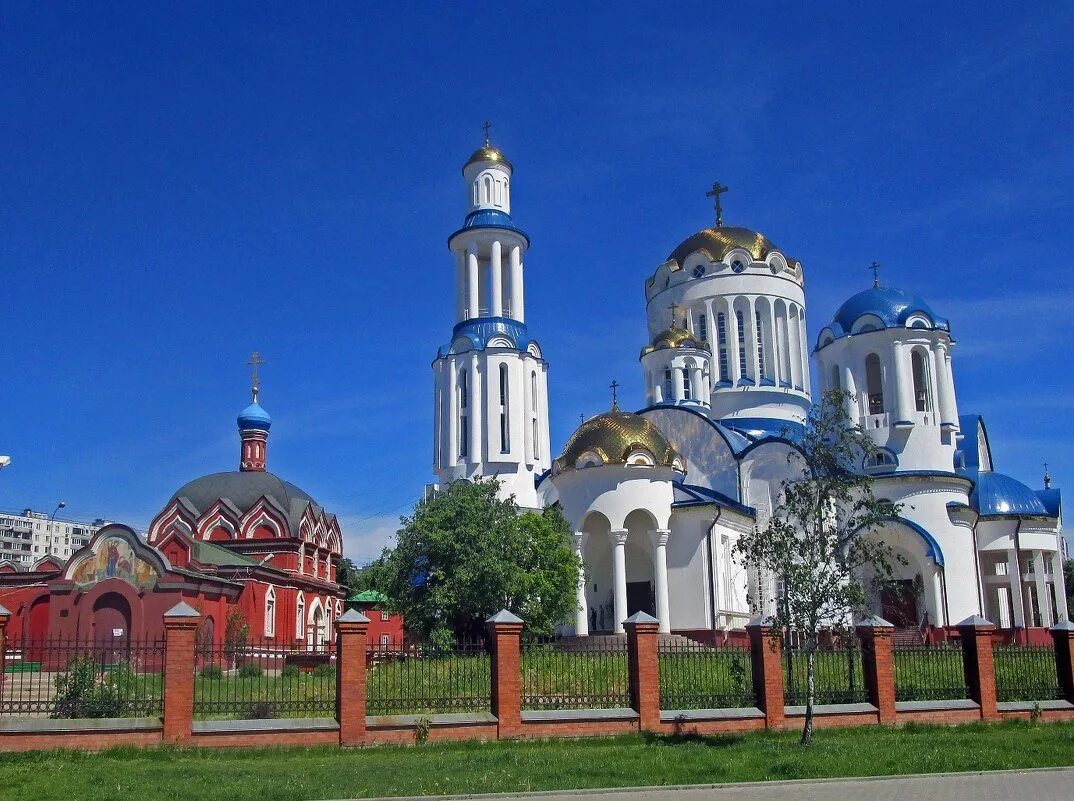 Храм в честь московских святых. Храм собора московских святых. храм в бибирево. храм метро бибирево. храм собора московских святых в бибирево.