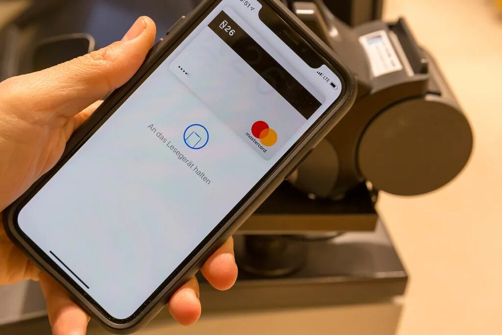 Apple pay в России. Оплата Apple pay. Apple pay фото. Apple pay запрет.