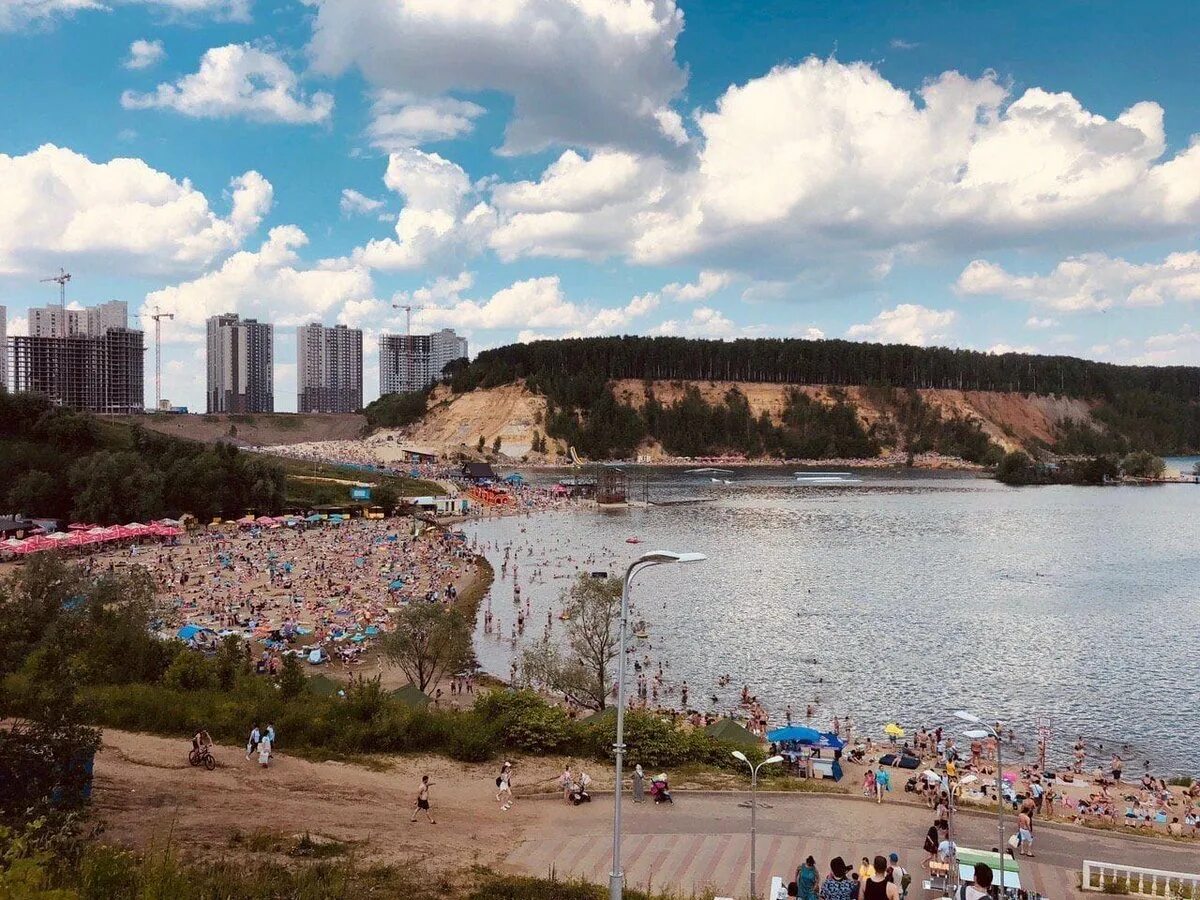 Дзержинск москва купить. Дзержинский карьер пляж. Карьер Котельники Дзержинский. Озеро в Дзержинске Московская область. Московская область Дзержинский пляж.