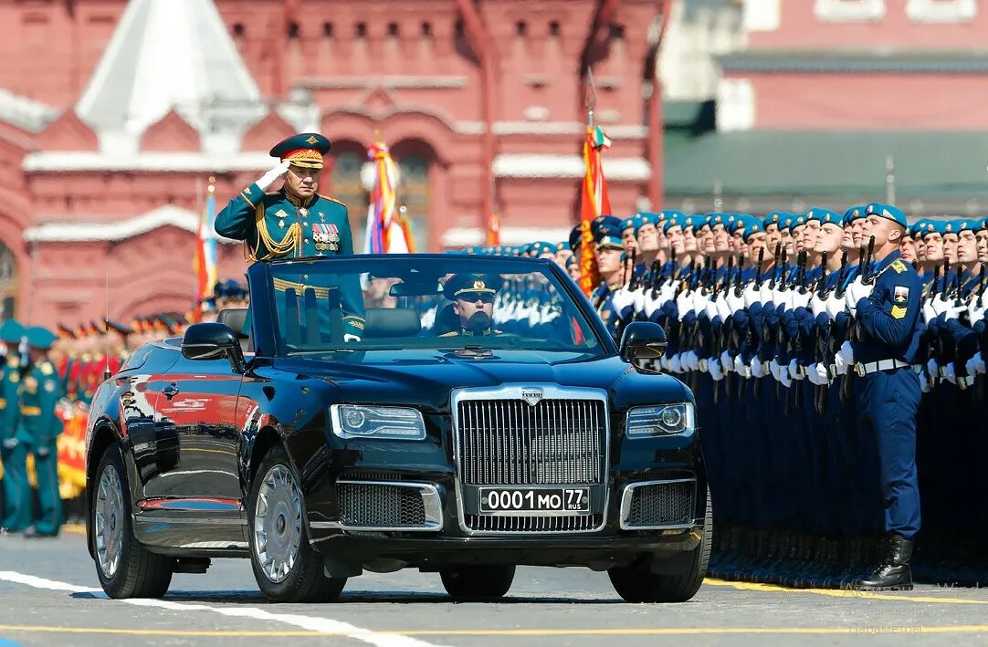 Парадом рф. ЗИЛ на параде Победы 2020. Парад. Парад Победы в Москве. Парад военной техники на красной площади.