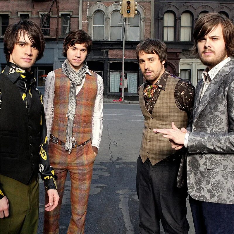 Зе паник. Panic at the Disco. Паник эт зе диско. Паник эт зе диско солист. Фронтмен Panic at the Disco.