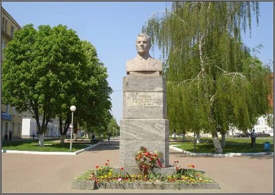 Орёл на памятнике Кутузову на командном пункте