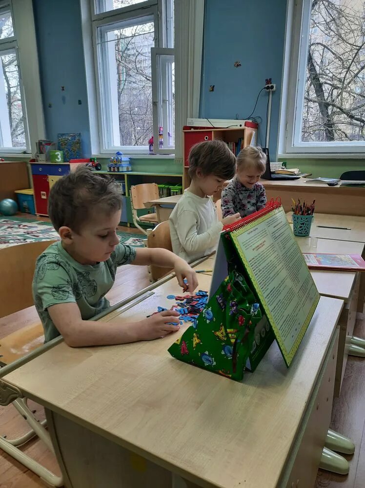 Дети в детском саду. Образование сады. Новый сад обучение. Дополнительное образование в детском саду. Беседа с воспитателями в детском саду.