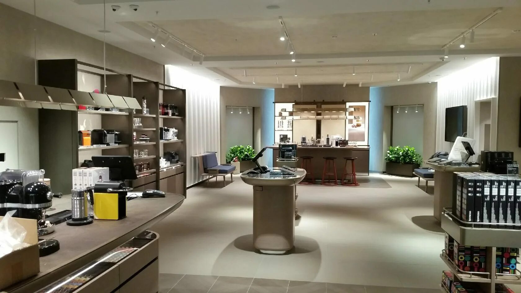 сервисный мастер (ремонт и обслуживание пвх/al). сервис мастер киров. медицинское оборудование. оборудование в сервисном центре. сервисный центр вывеска.