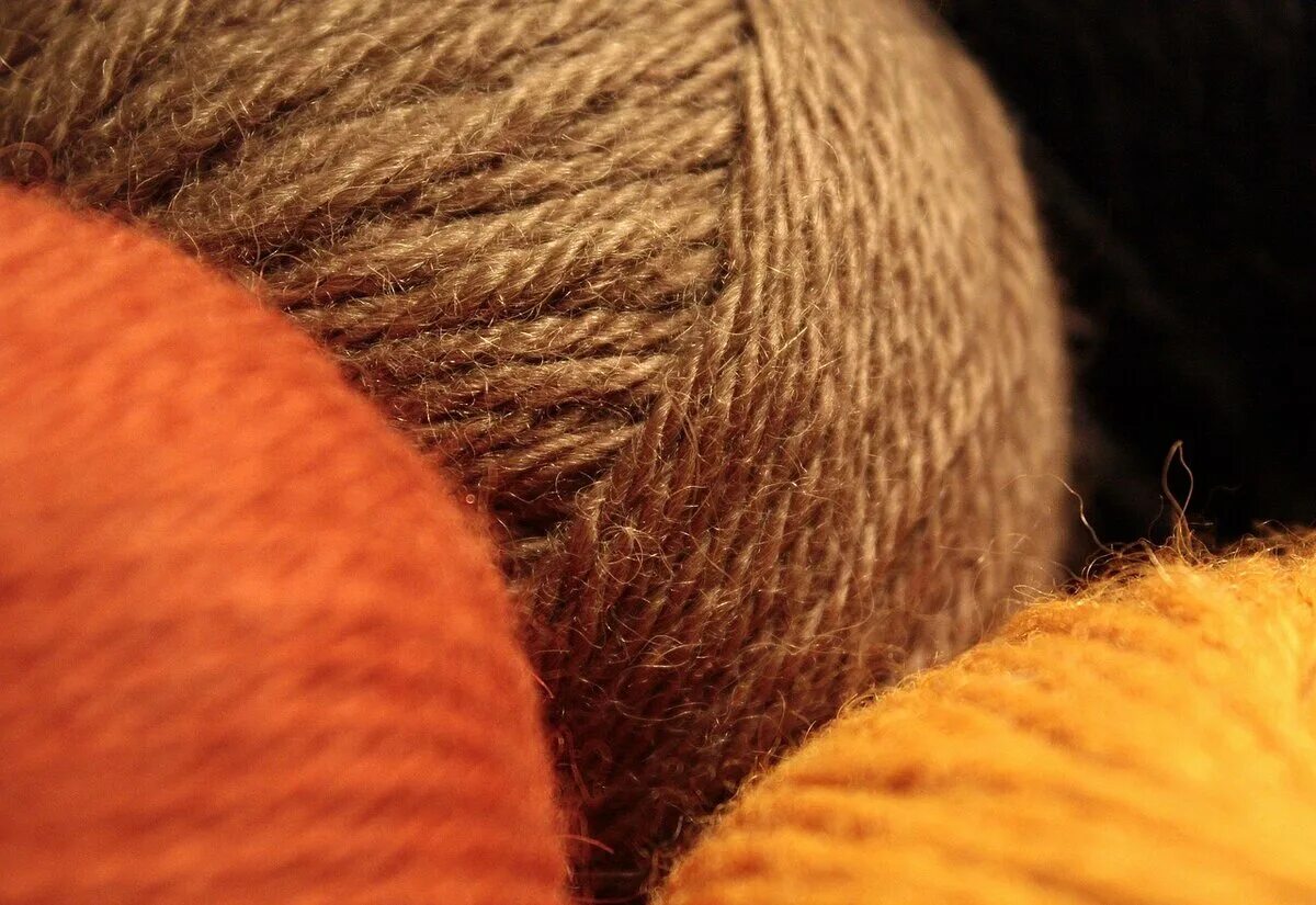 Wool Yarn пряжа. Шерстяные нитки. Шерсть. Клубок шерстяных ниток.