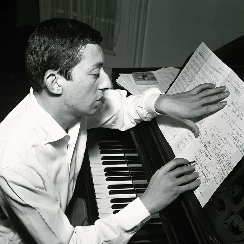 Серж генсбур. Comme un boomerang serge gainsbourg. Serge gainsbourg. Серж генсбур. Французский шансонье серж генсбур.
