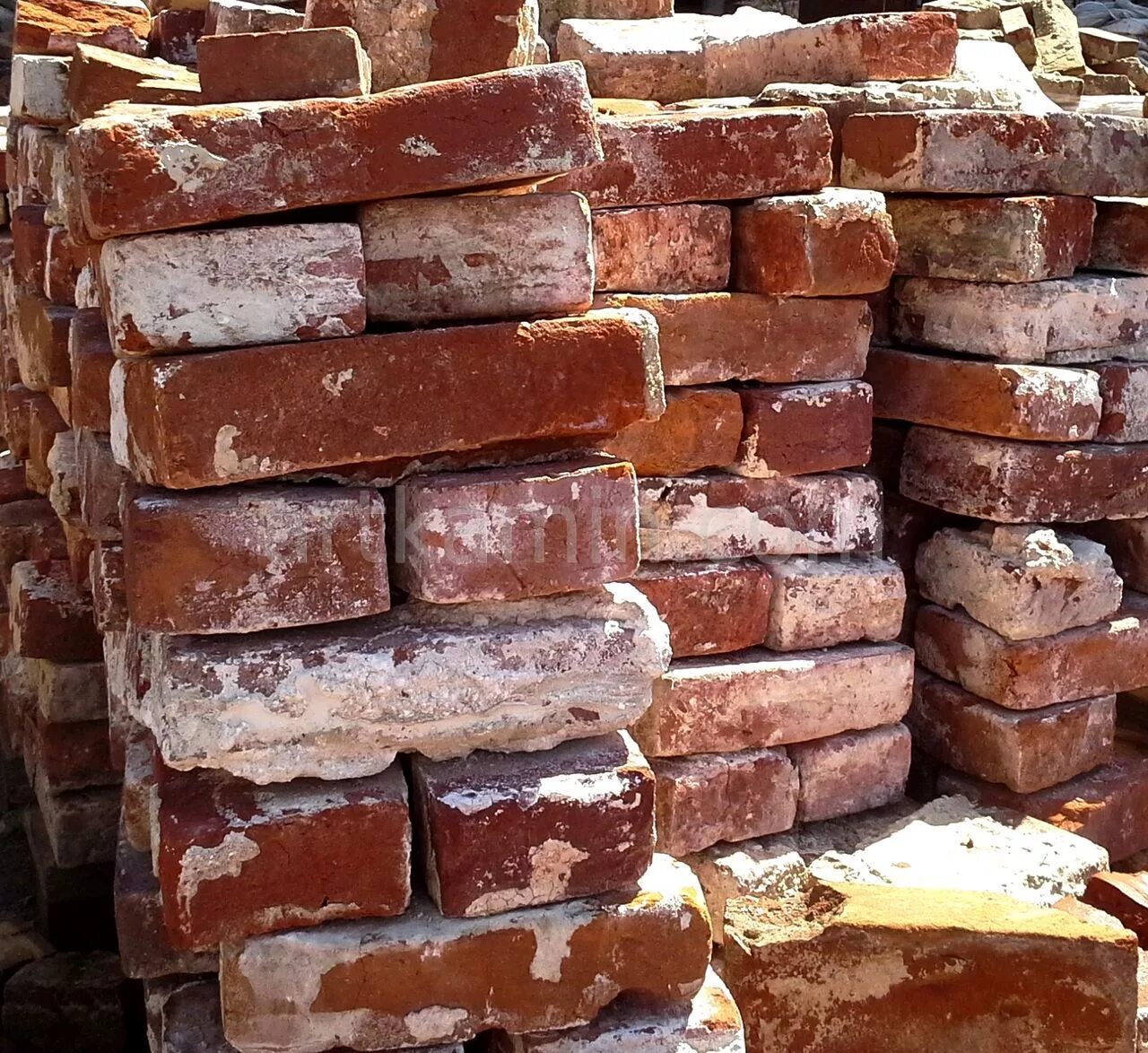 Кирпич садам. Из старого кирпича. руины в саду из кирпичей. идеи из старого кирпича. поделки из старого кирпича.