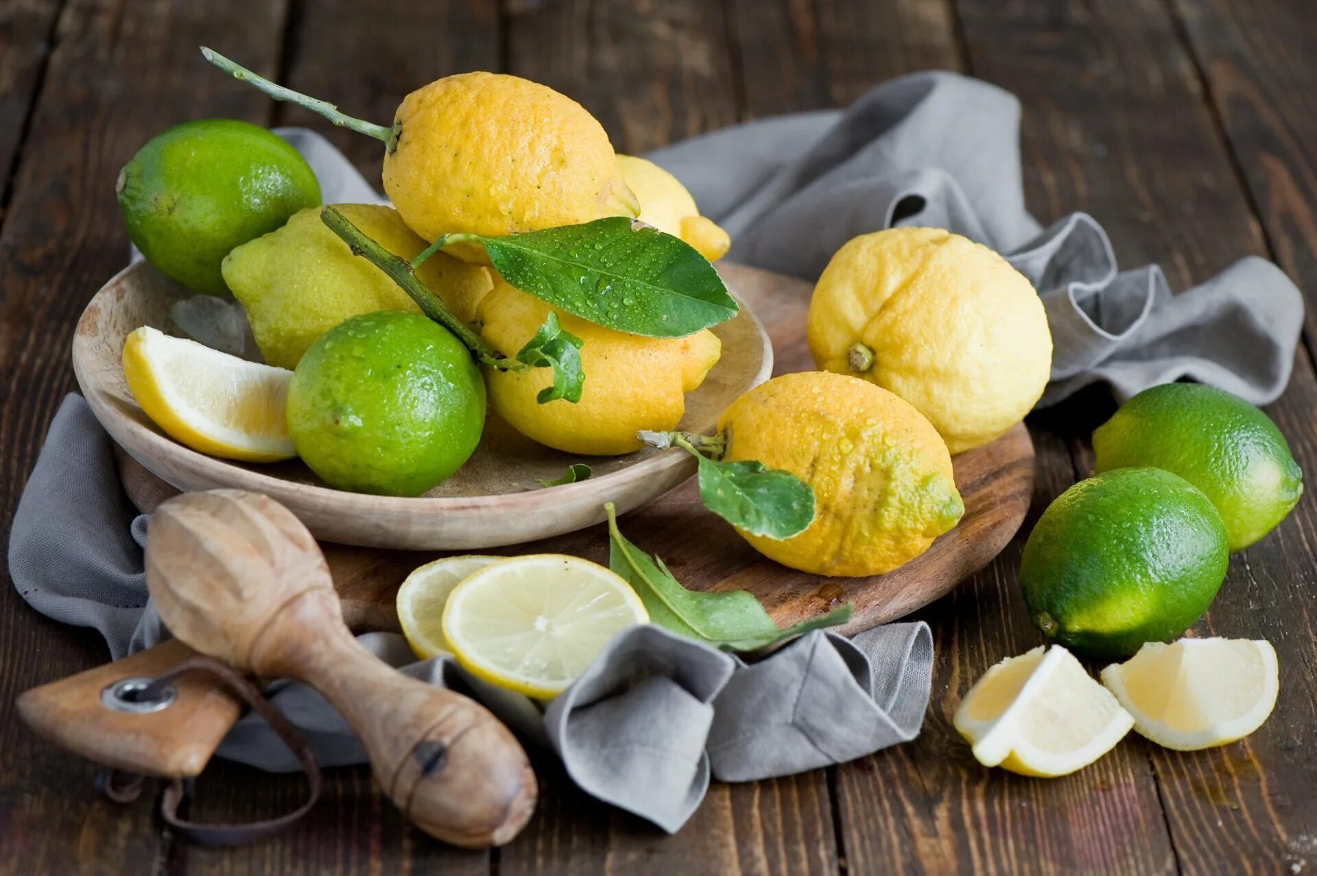 Фруктовая кухня. Тарелка Citrus Limon. Лайм цитрус. Натюрморт с лимоном. Красивый лимон.