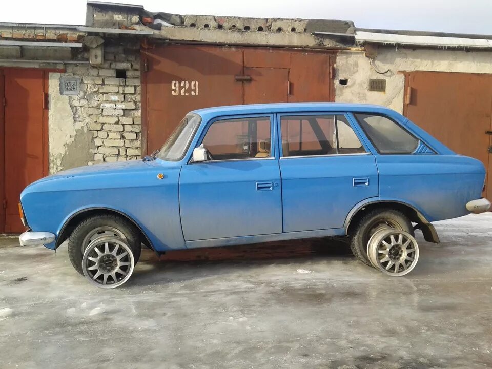 Какие диски подходят на москвич. Иж 412 купе. Диски для иж 412. Иж москвич 412 1979. Какие диски подходят на москвич.