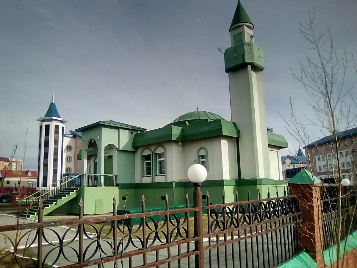 Нурд камаль. Мечеть Нурд-Камал. Мечеть Нурд-Камал Салехард. Соборная мечеть Салехард. Соборная мечеть новый Уренгой.