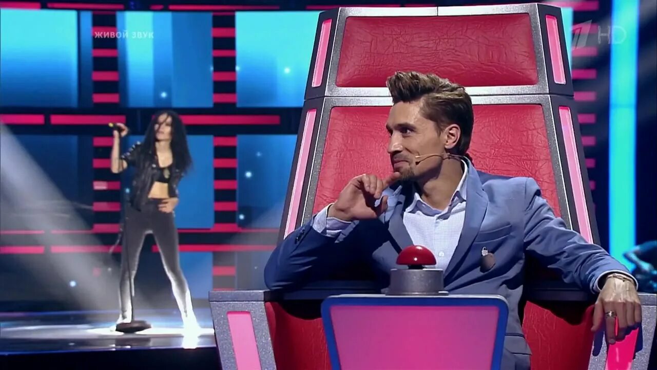 Voice телепередача. американское шоу voice. судьи the voice рок. сцена телешоу the voice. музыкальное шоу.