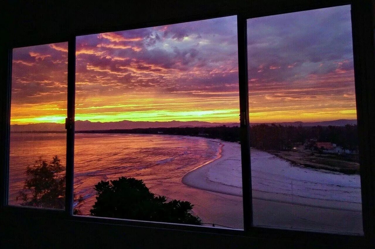 окно закат Beautiful vacation spots, Sunset, Sunset photos