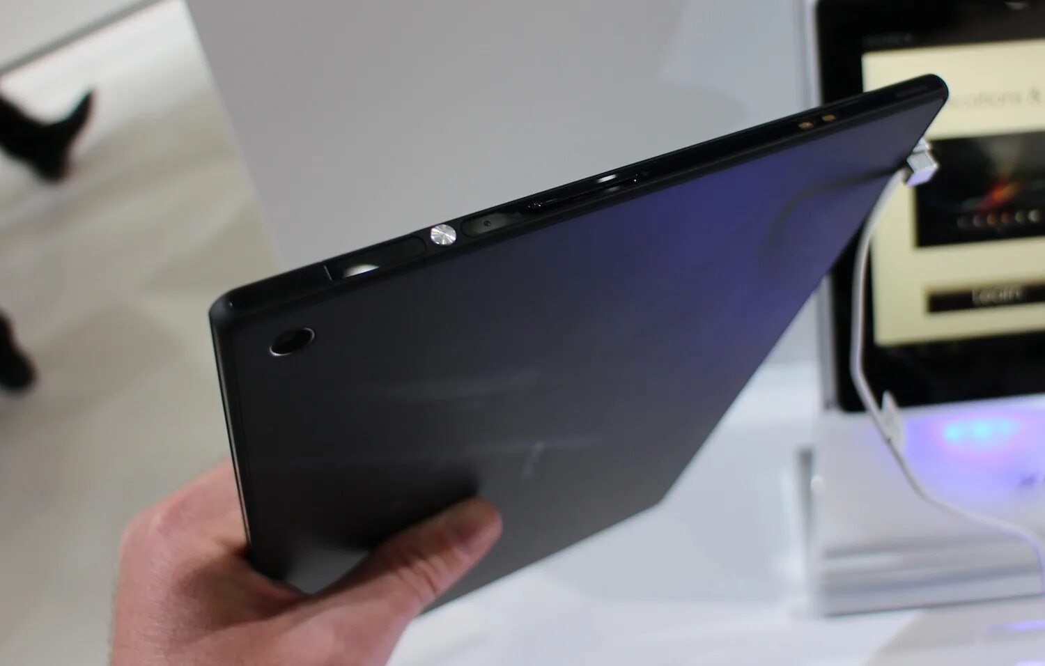 Sony Xperia Tablet z1. Планшет сони иксперия z1. Sony Xperia z2 Tablet динамик. Планшет Xperia z2 и z1. Xperia z3 планшет