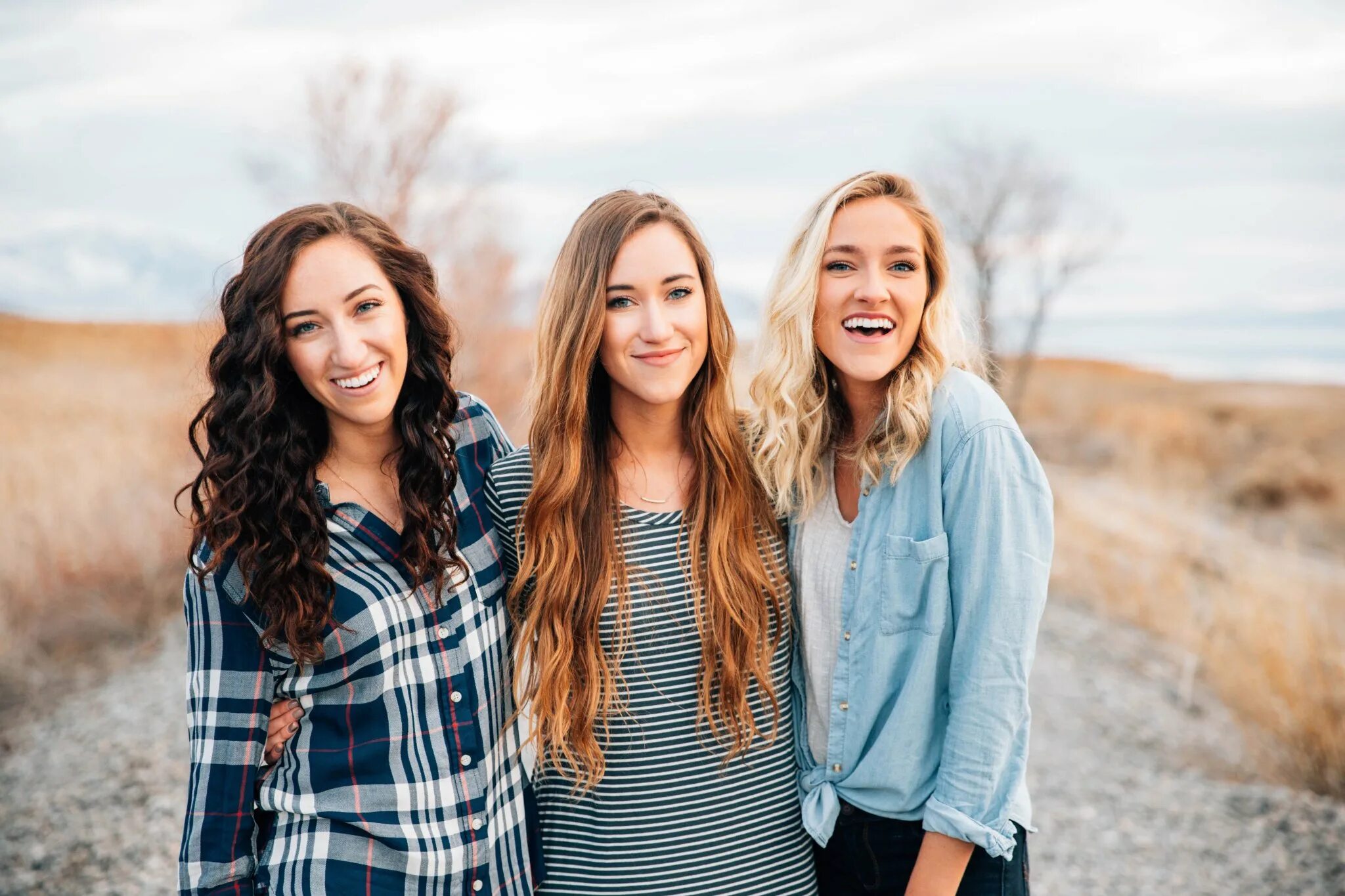 Систер 2. Скриншот письма электронной почты. Две девочки старшая и младшая. Виндам систерс. Скриншот электронной почты.