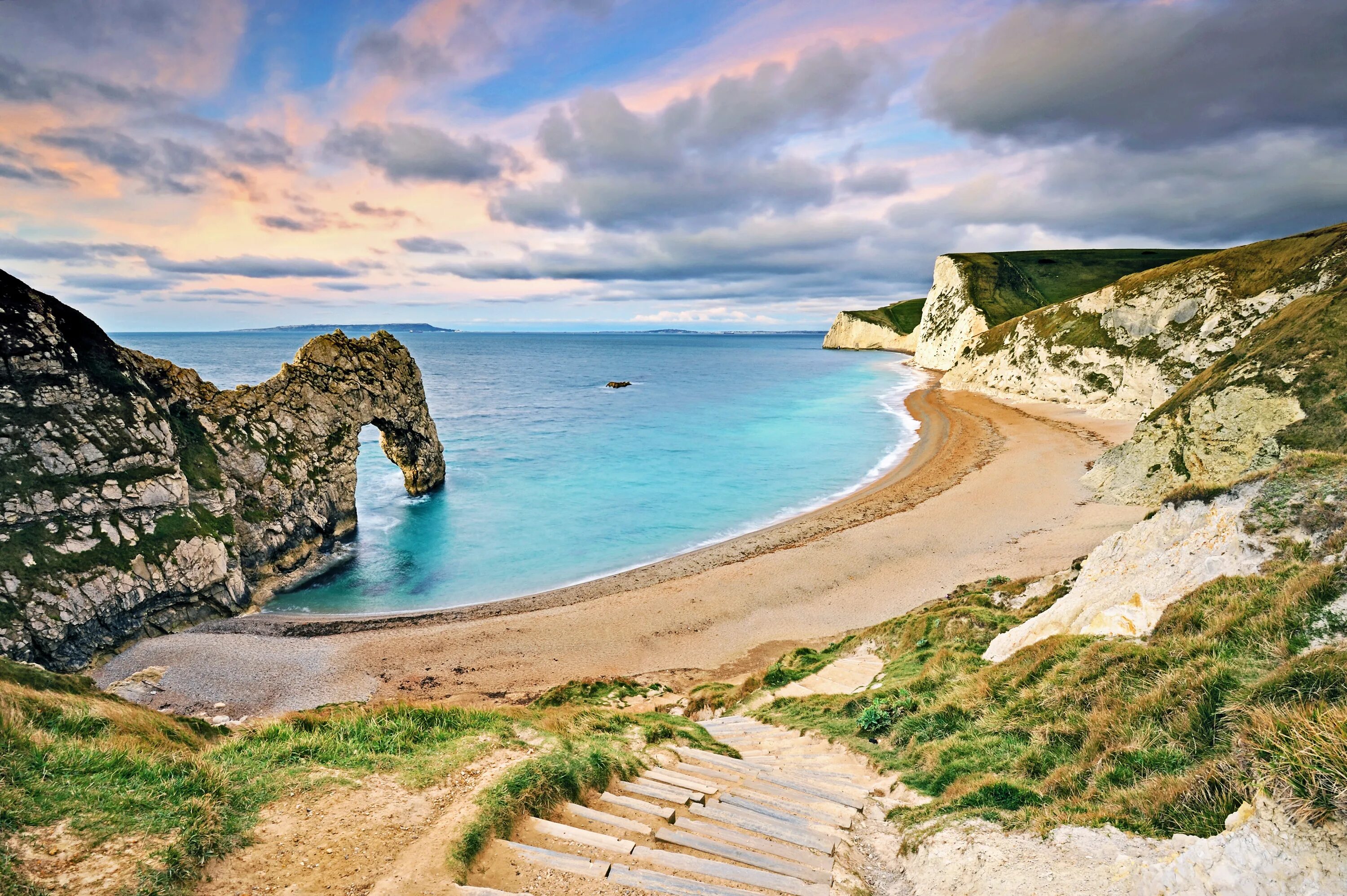 Пляж Борнмута, Дорсет. Мыс Дорсет. Durdle Door в Англии. Юрское побережье. Coast like