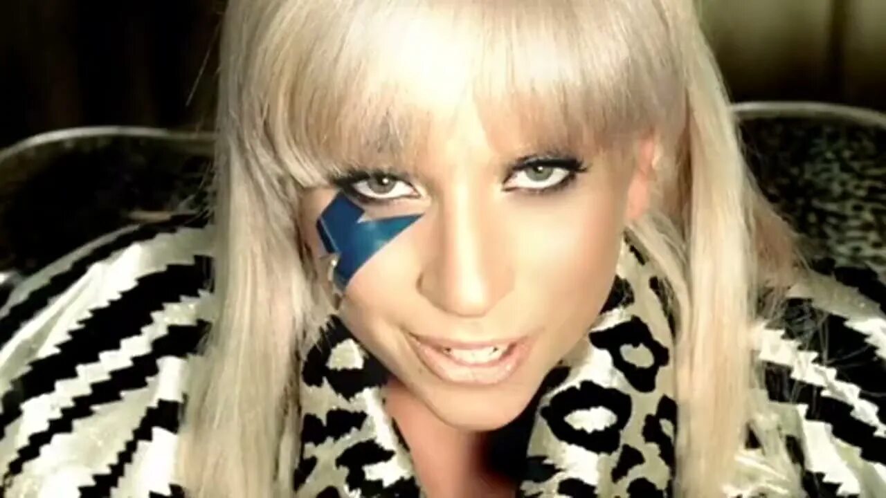 Just dance колби одонис. Lady gaga just dance ft. Colby o'donis. Колби о донис just dance. Обложка леди гага дэнс.