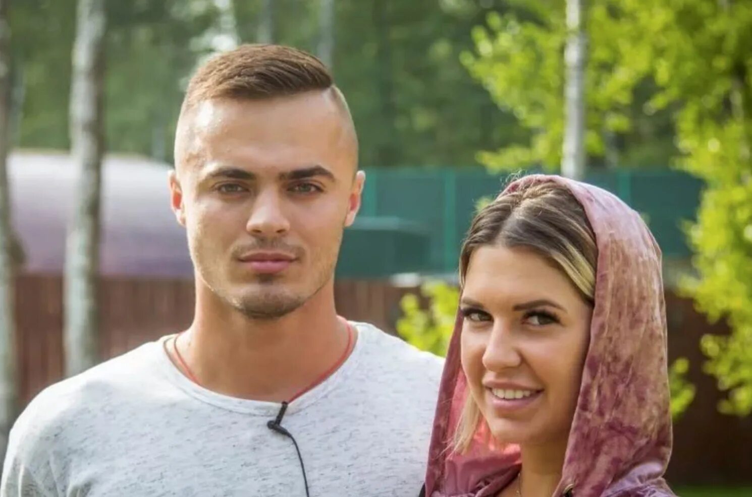 Майя донцова на проекте. Май абрикосов дом 2 фото. Леша купин и майя донцова. Майя дом 2 после заката. Роман тертышный май абрикосов.