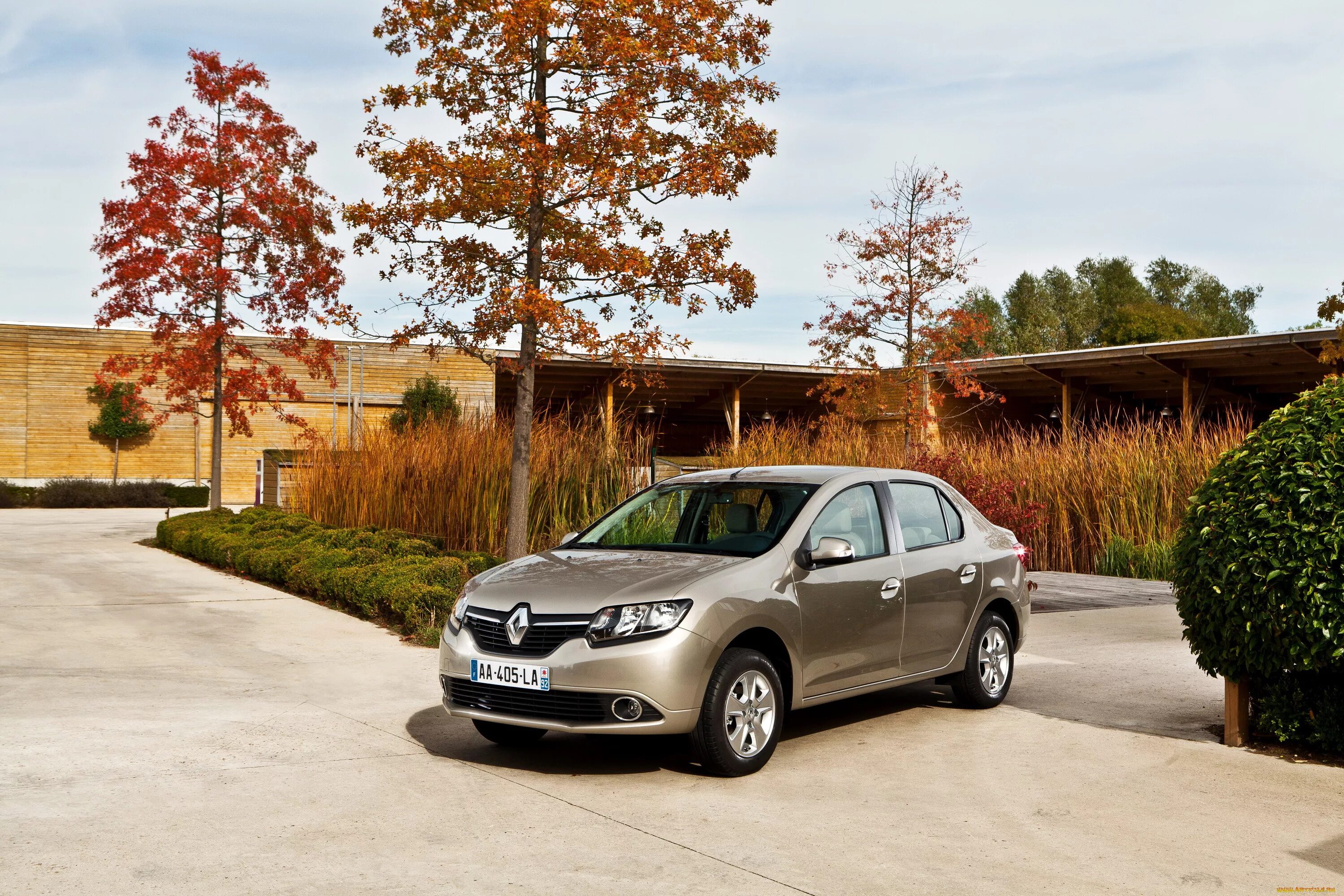 Рено новгородская область. Renault symbol 2013. Renault symbol автомобили Renault. Рено Симбол 2013. Рено Симбол новый.