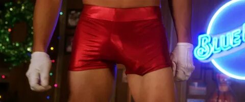 Justin Hartley nude in Bad Moms 2.