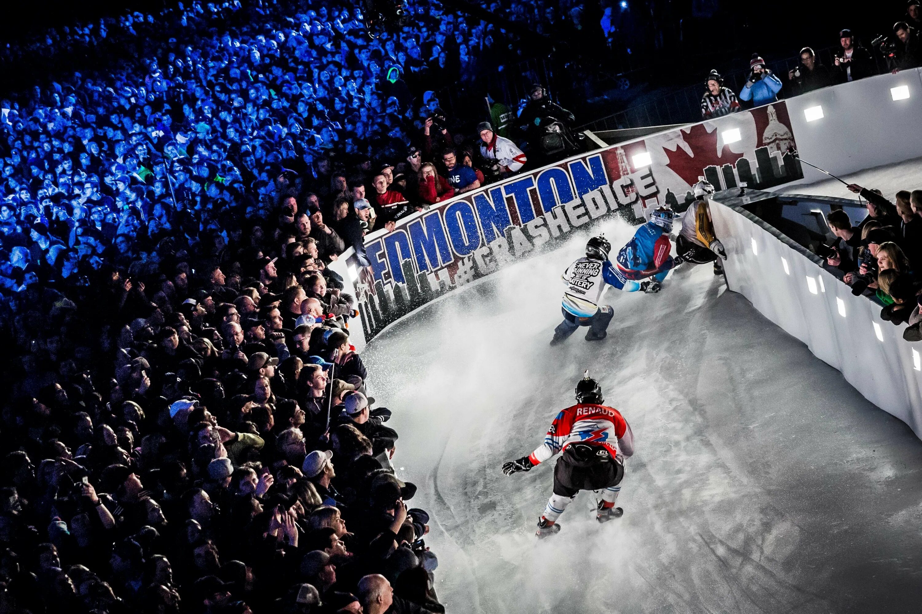 Айс кросс. Айс кросс даунхилл. Red bull crashed Ice. Red bull open Ice Метеор. Айс кросс фото.