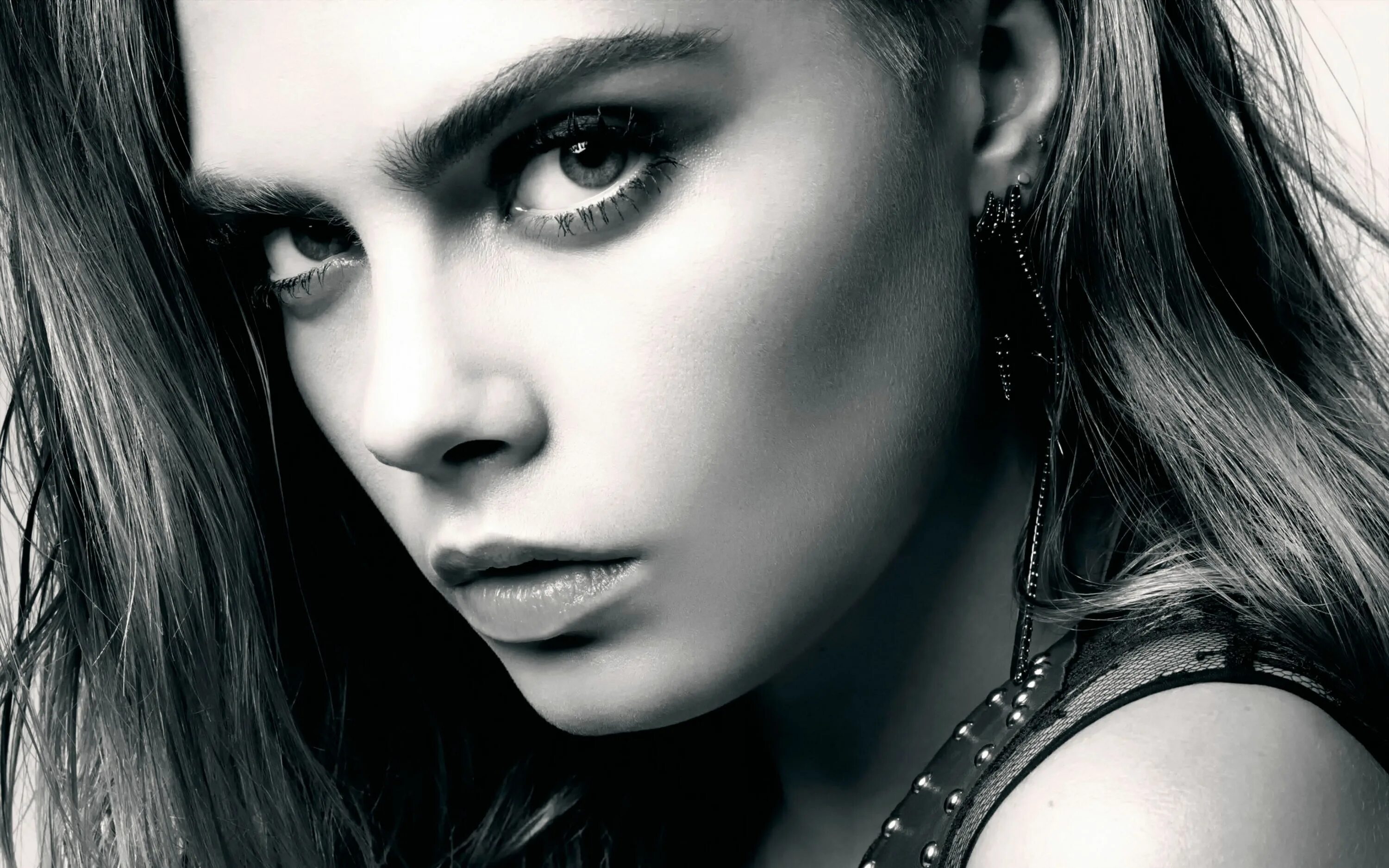 Su cara. Cara Delevingne взгляд.