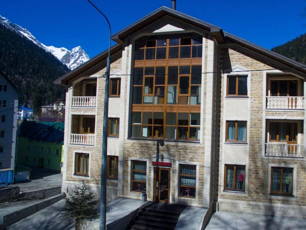 снежная королева 2* домбай. карачаевская 103 а. улицы домбай. кисловодск горы домбай. бостан 3* домбай.