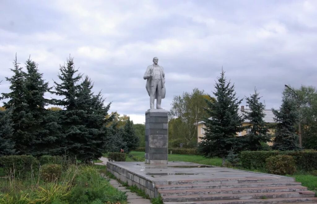 Памятник десятилетие. Скопин памятник ленину. памятник ленина город скопин. памятники ленину в калязине. скопин памятник ленину заречный.