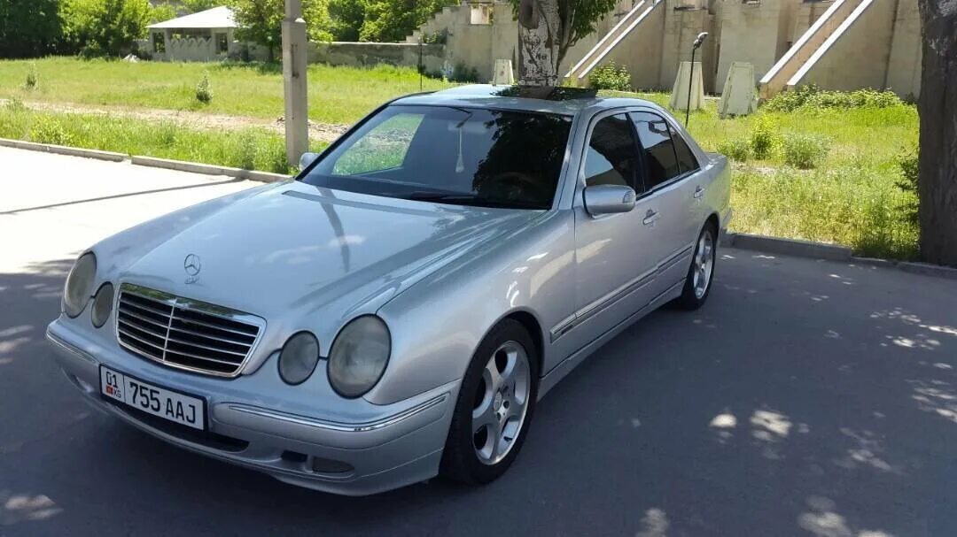 Купить б/у Mercedes-Benz S-Класс IV (W220) 500 5.0 AT (306 л.с.) бензин автомат 