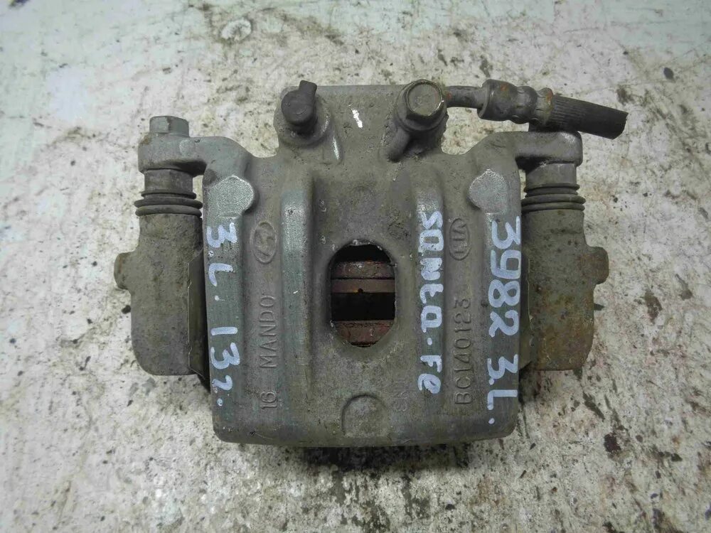 Защита суппорта на hyundai santa fe. Задние суппорта санта фе. Санта фе классик суппорт задний. Задние суппорта санта фе. Санта фе задний суппорт.