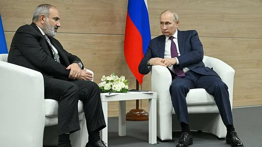 Разговор пашиняна. Арпине пашинян. Никол пашинян предатель. Разговор пашиняна. Разговор пашиняна.
