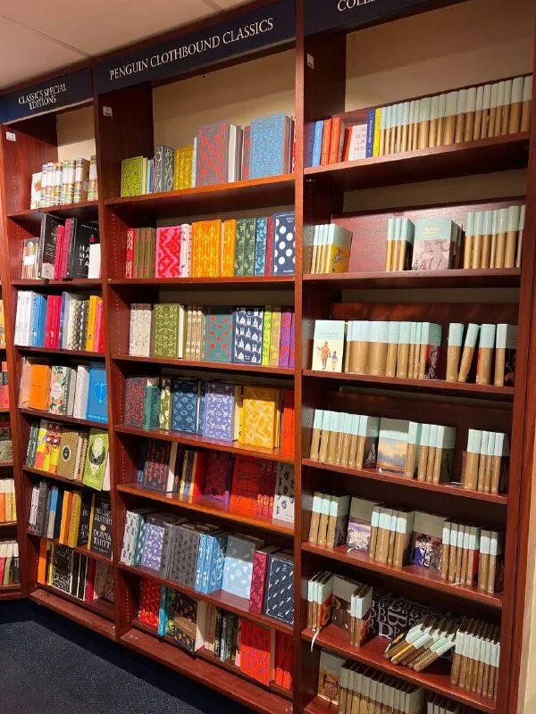 книжный магазин встречи с авторами. встреча с читателями в книжном магазине. библио глобус книжный магазин москва. книжный клуб-магазин гиперион, москва. лекторий в библиотеке достоевского.