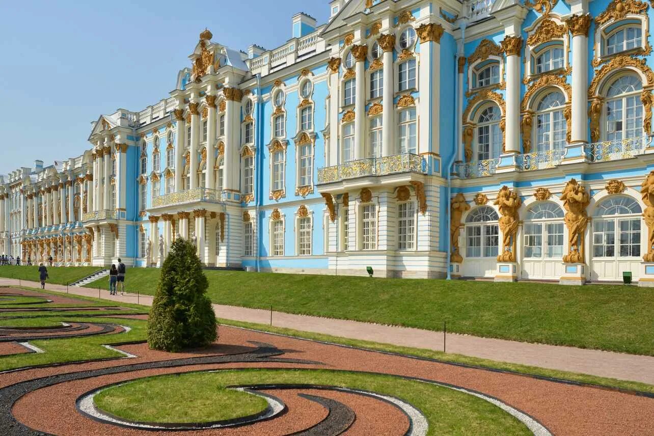 Екатерининский дворец школа 106 в екатеринбурге. Пушкине фото. Пушкин екатерининский дворец парковки. Дворец екатерины 2. Екатерининский дворец лицей.