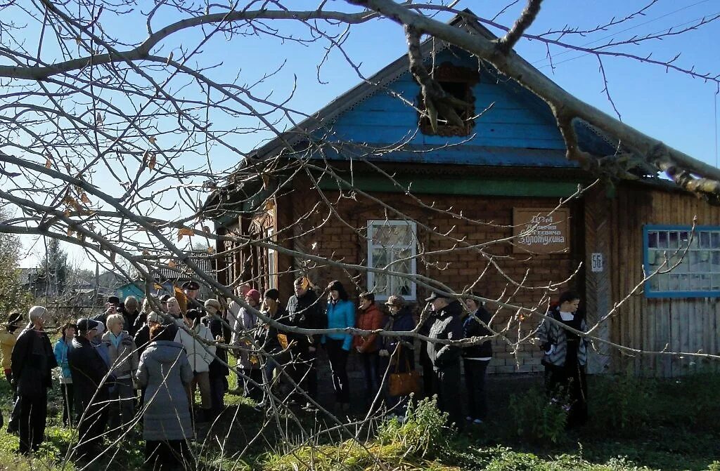 Музей золотухина в быстром истоке. Музей золотухина в быстром истоке. Могила золотухина быстрый исток алтайский край. Новопокровка алтайский край. Село быстрый исток алтайский край река.