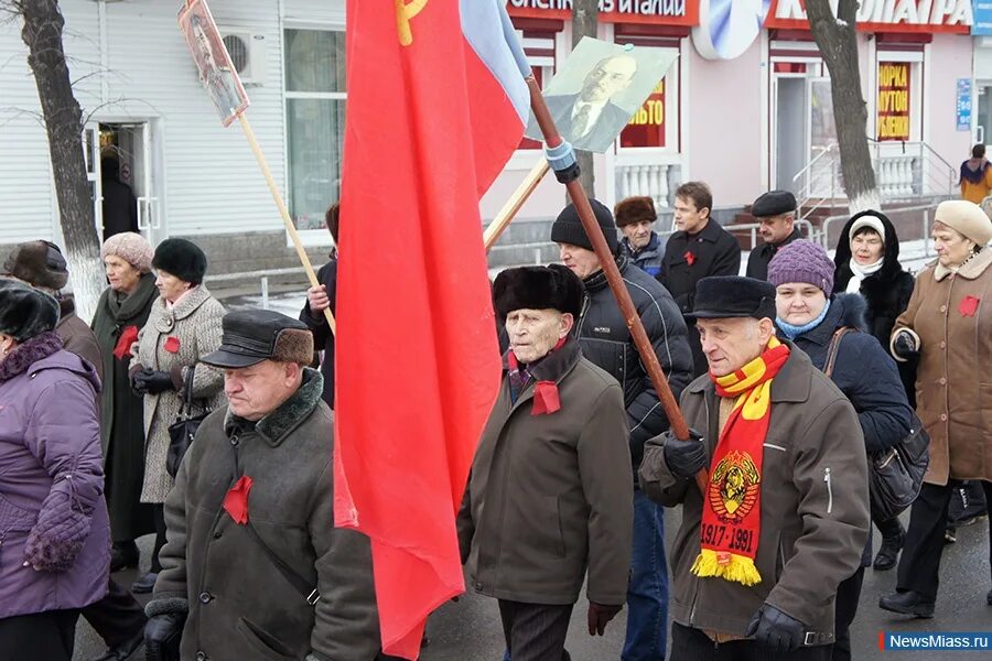 Фото празднования красного дня календаря. Первое мая красный день календаря. Фото празднования одного из красных дней календаря день знаний. Фото красный день календаря для детей.