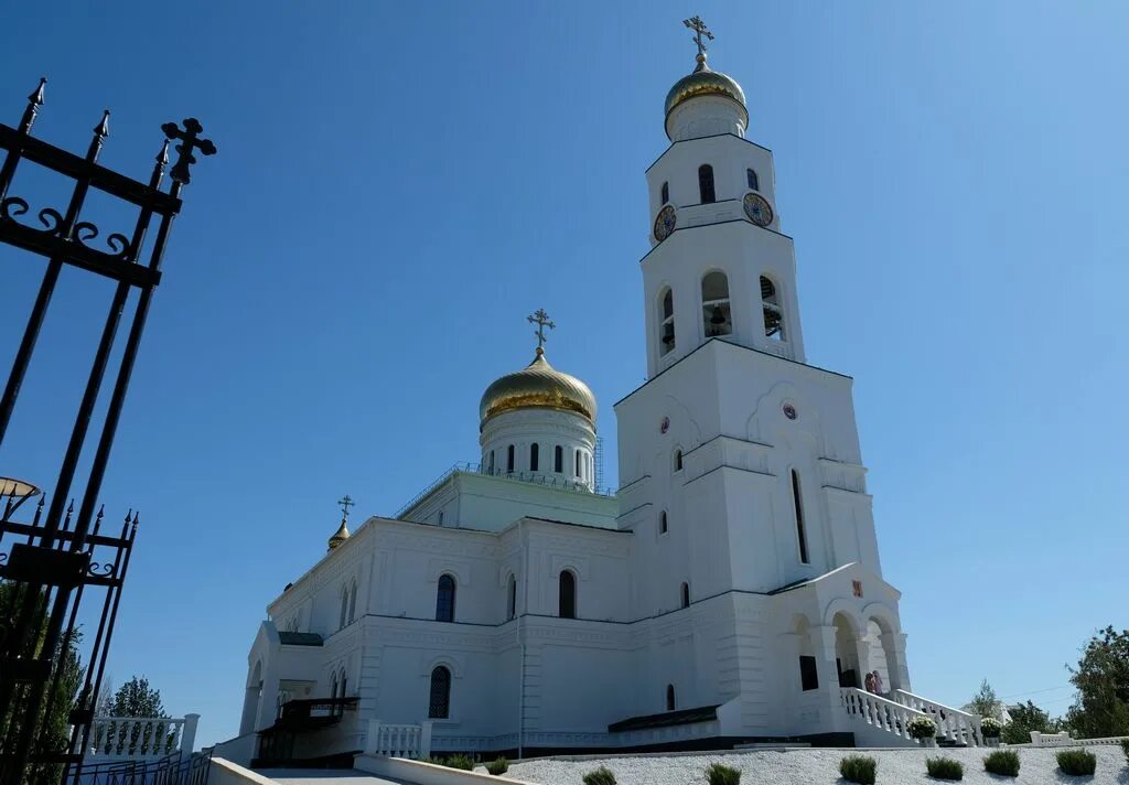 храм на бабаевского астрахань. храм андрея первозванного астрахань. астраханский кремль собор троицы живоначальной. храм живоначальной троицы астрахань. собор троицы живоначальной астрахань.