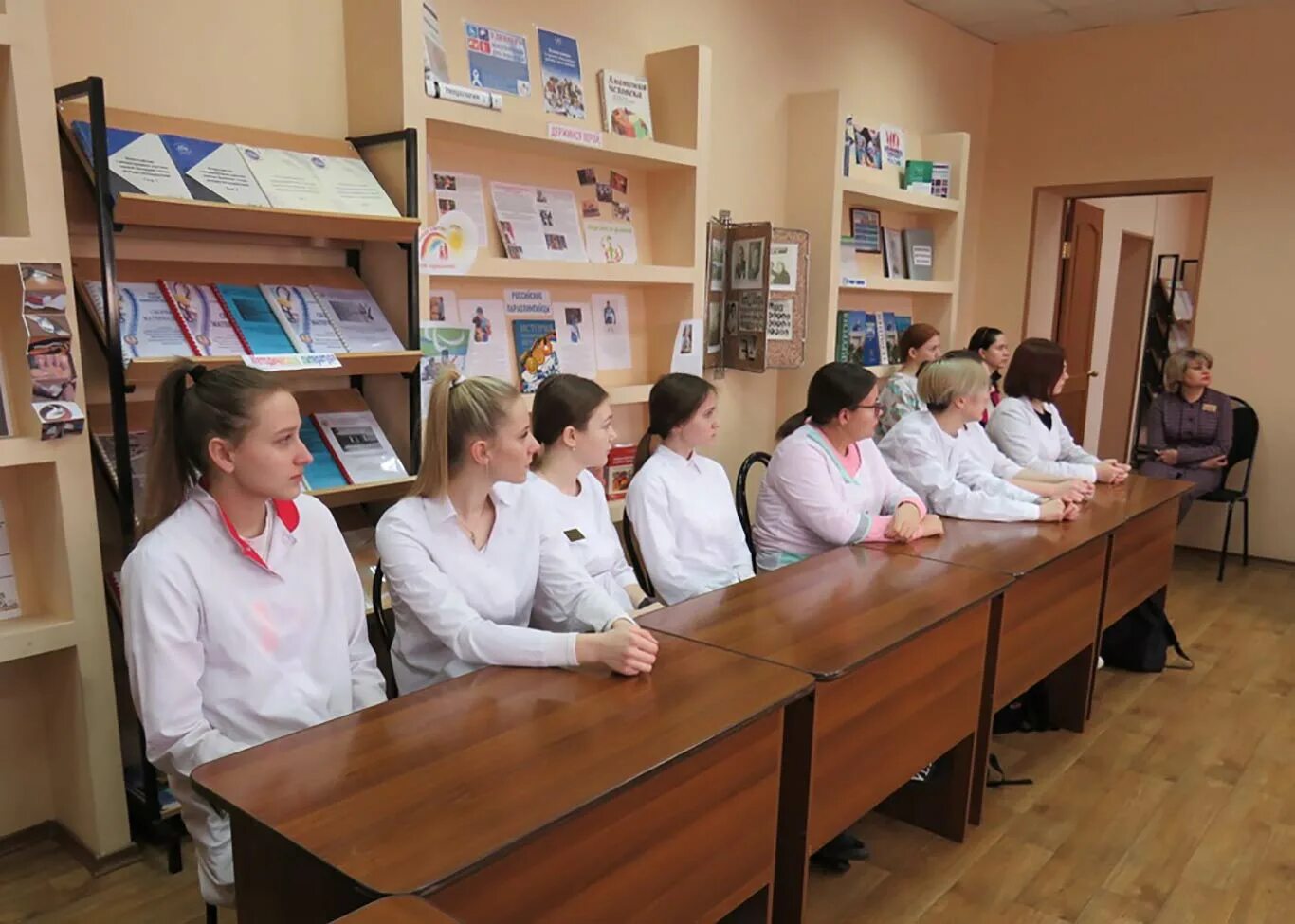 Медицинский колледж октябрьская 7. Таганрогский медицинский колледж. канский мед техникум. ангарский медицинский колледж.