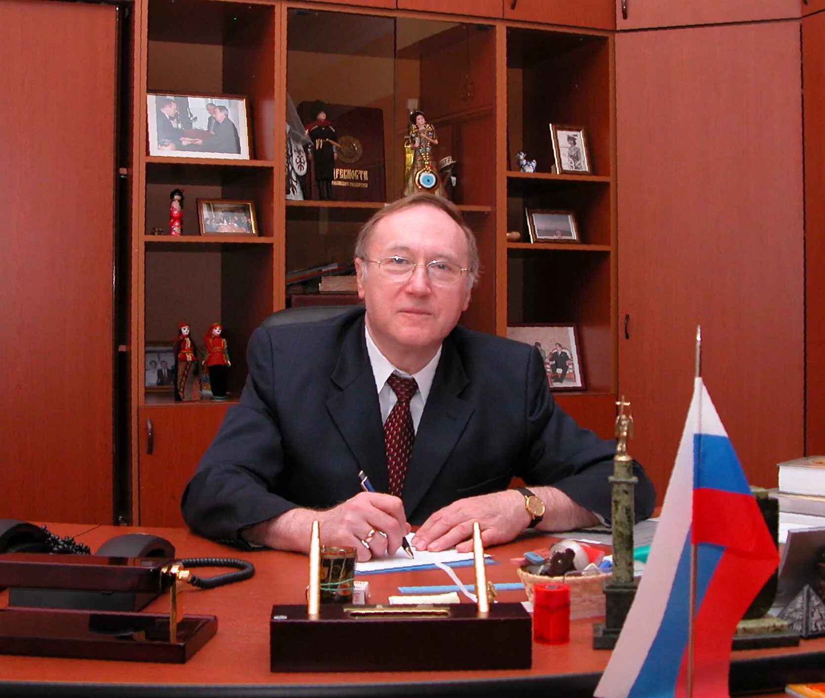 Ректор мид. Бажанов евгений петрович дипакадемия. бажанов мид. юрий павлович бажанов. ректор дипломатической академии мид россии.