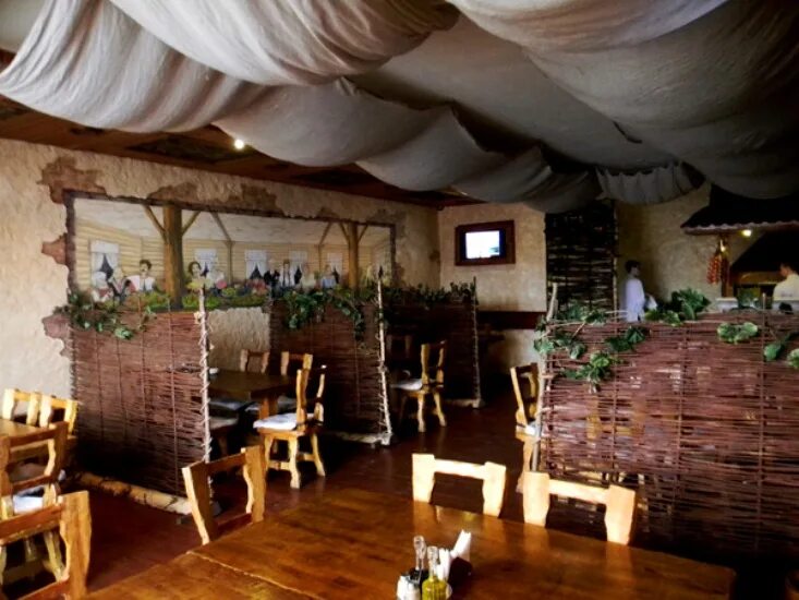 Трактир славянский торжок. Славянский трактир. Ресторан славянская трапеза на ленинском проспекте. Славянский трактир. Славянский ресторан липецк.