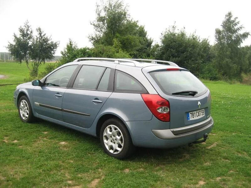 Купить б/у Renault Laguna II 1.8 MT (120 л.с.) бензин механика в Орле: серебрист