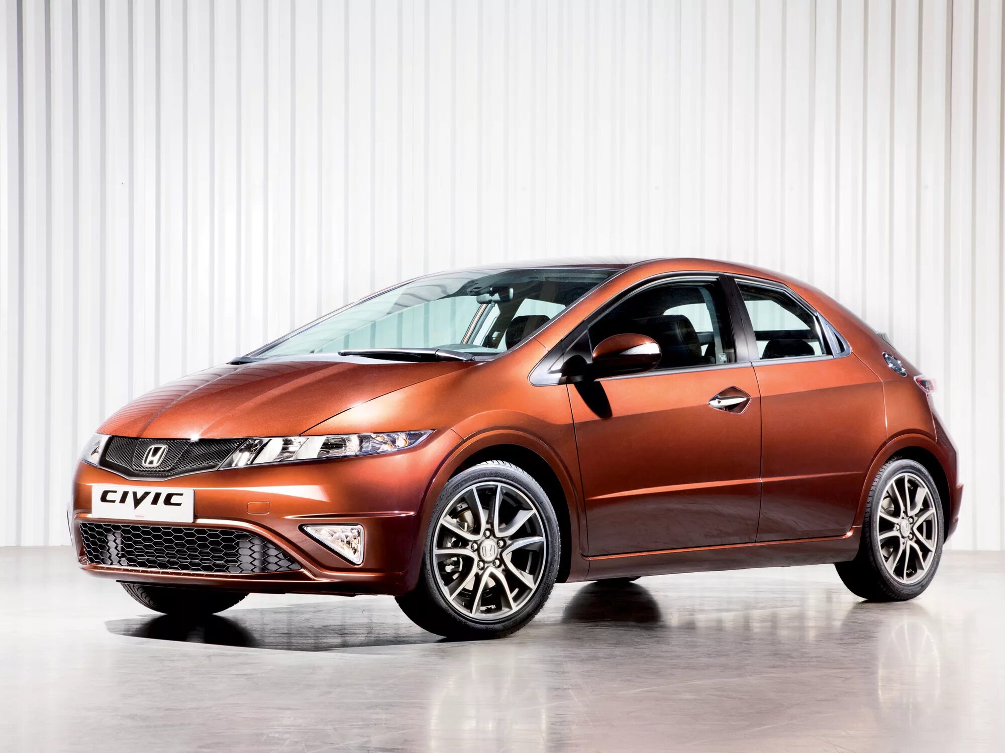 Honda civic рестайлинг. Honda Civic 5d. Honda Civic VIII 5d. Honda Civic 5d Hatchback. Honda Civic 8 Hatchback.