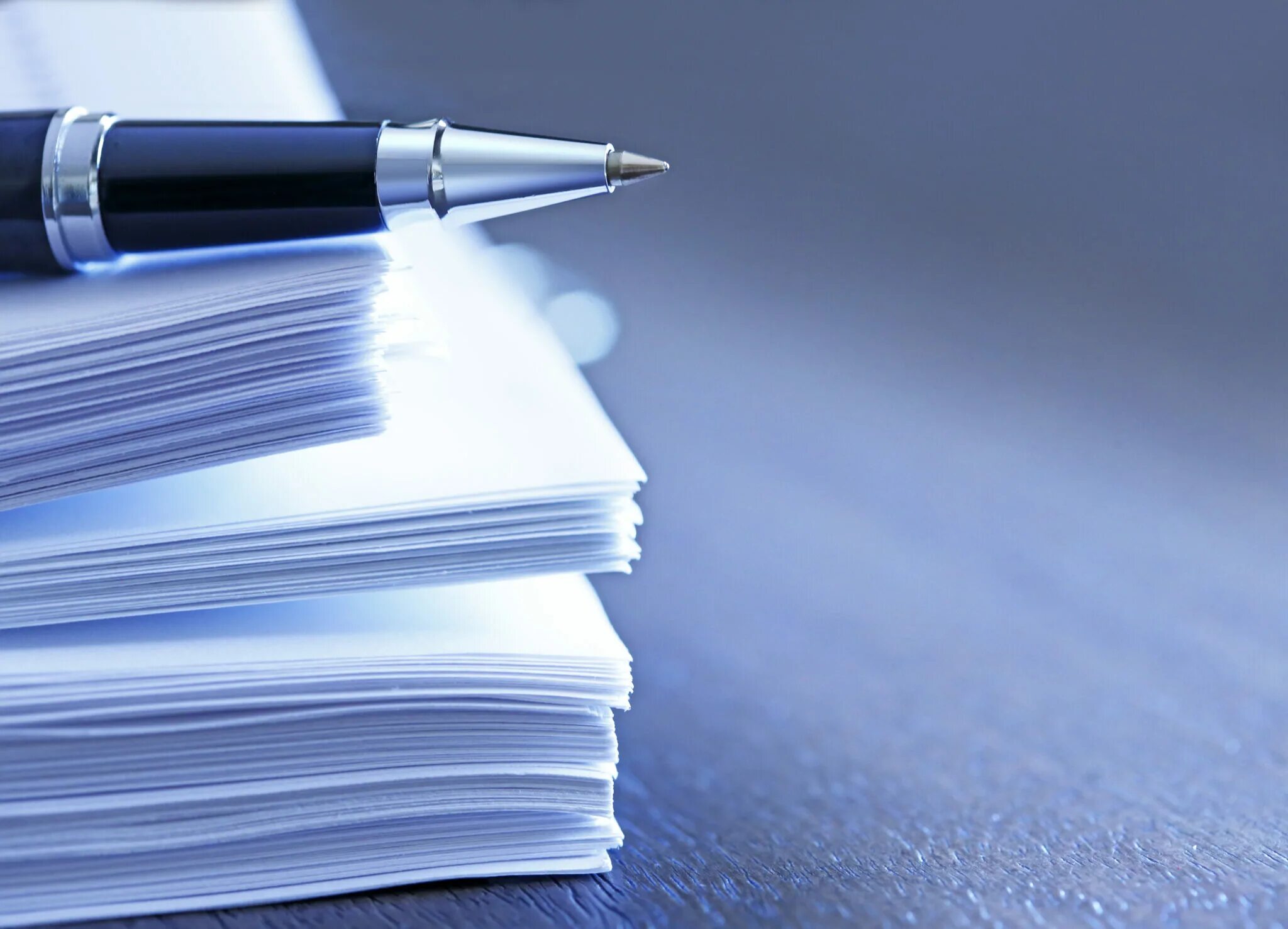 Новые знания документы. Фон для документа. Документы и ручка. Юридический документ. Ручка и бумага.