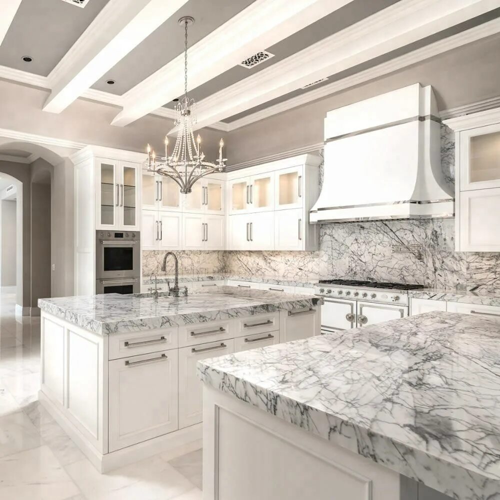 Интерьер белой кухни с полом под мрамор White kitchen & white marble Дизайн-проекты, Дизайн, Дом