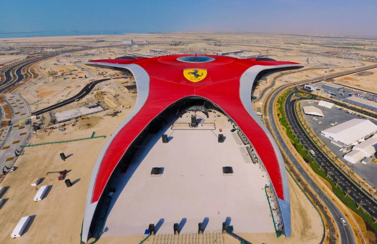 Ferrari world в абу - даби (феррари парк). Тематический парк ferrari world (абу-даби). Феррари парк оаэ. Феррари парк абу даби. Феррари парк абу даби.