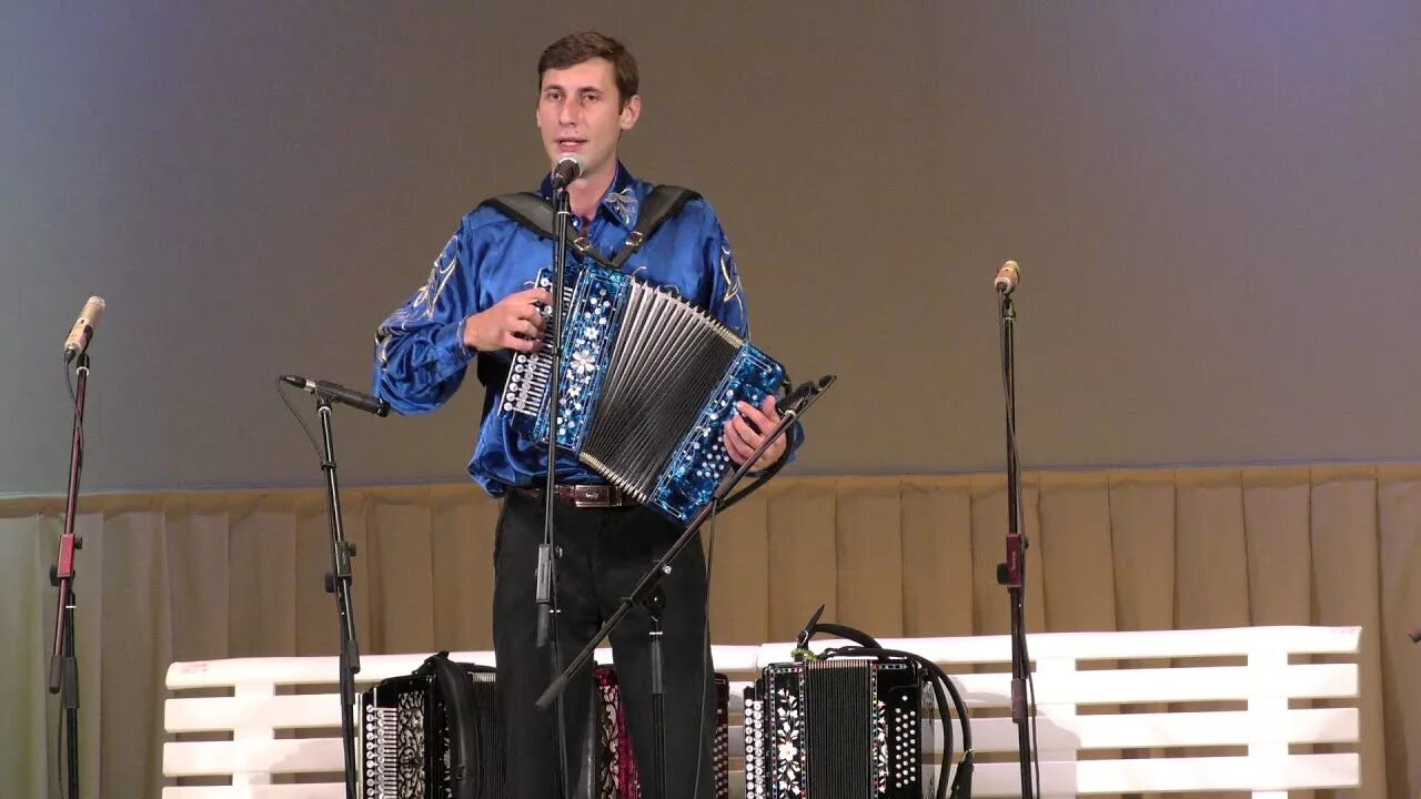 Гармонь в сердце. Гармонь в сердце. Гармонь тальянка. Гармонь в сердце. Гармонь в сердце.