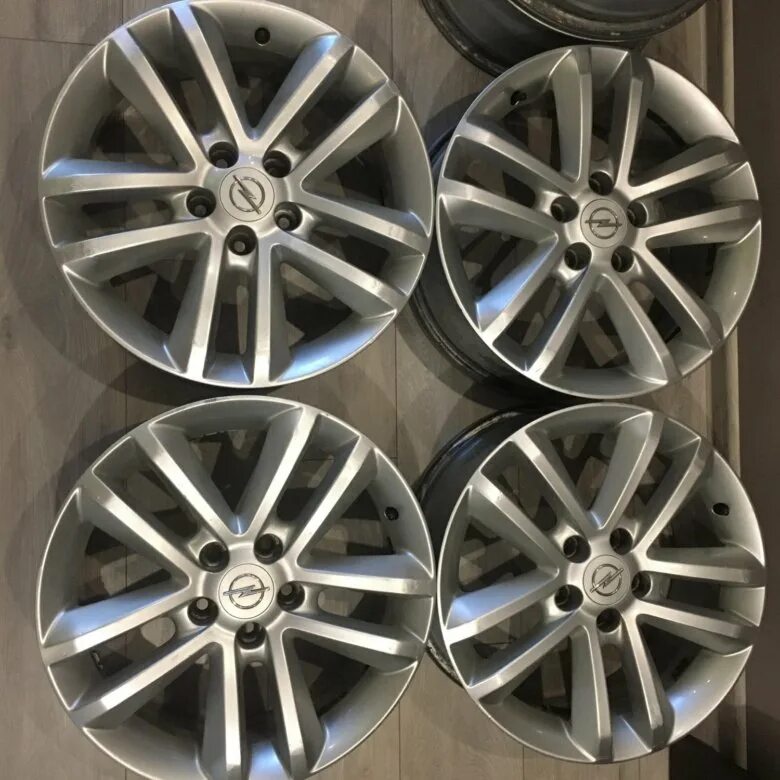 Диски на астру б у. Opel astra r17. диски opel astra h r16.