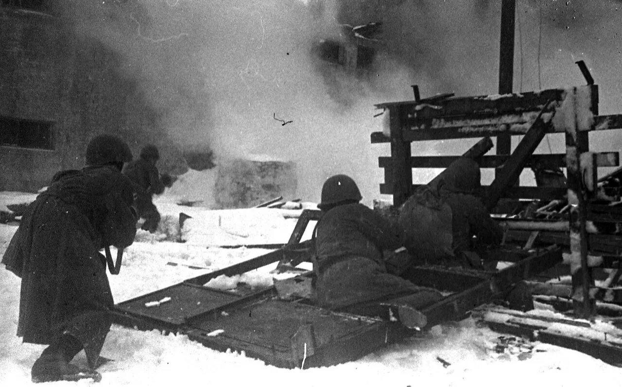 Сталинградская битва 1941-1942. 1942 Г Сталинградская битва. Сталинградская битва зимой 1942 года. Бои за Сталинград в 1942 году.