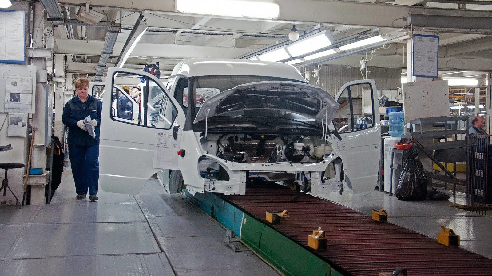 Завод газ расположен в городе. Горьковский автомобильный завод газ. • автомобильный завод в нижнем новгороде (горьковский автозавод). горьковский автомобильный завод конвейер газель. автозавод газ нижний новгород.