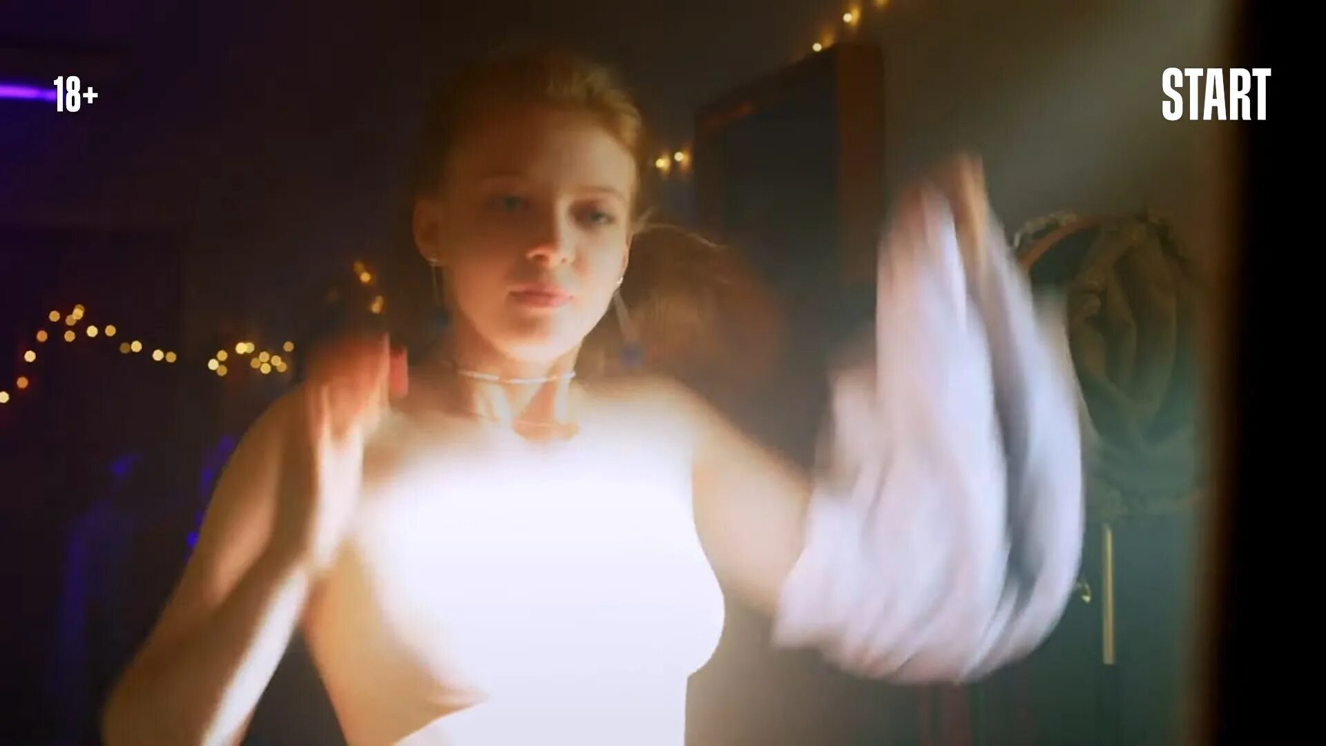 Алиса не может ждать сцены. Алиса не может ждать сцены. Алиса не может ждать сцены. Алиса не может ждать сцены. Сцены с несовершеннолетними.